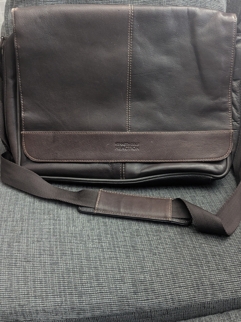 Kenneth Cole Reaction Colombian Leather Crossbody Laptop & Tablet Messenger Bag